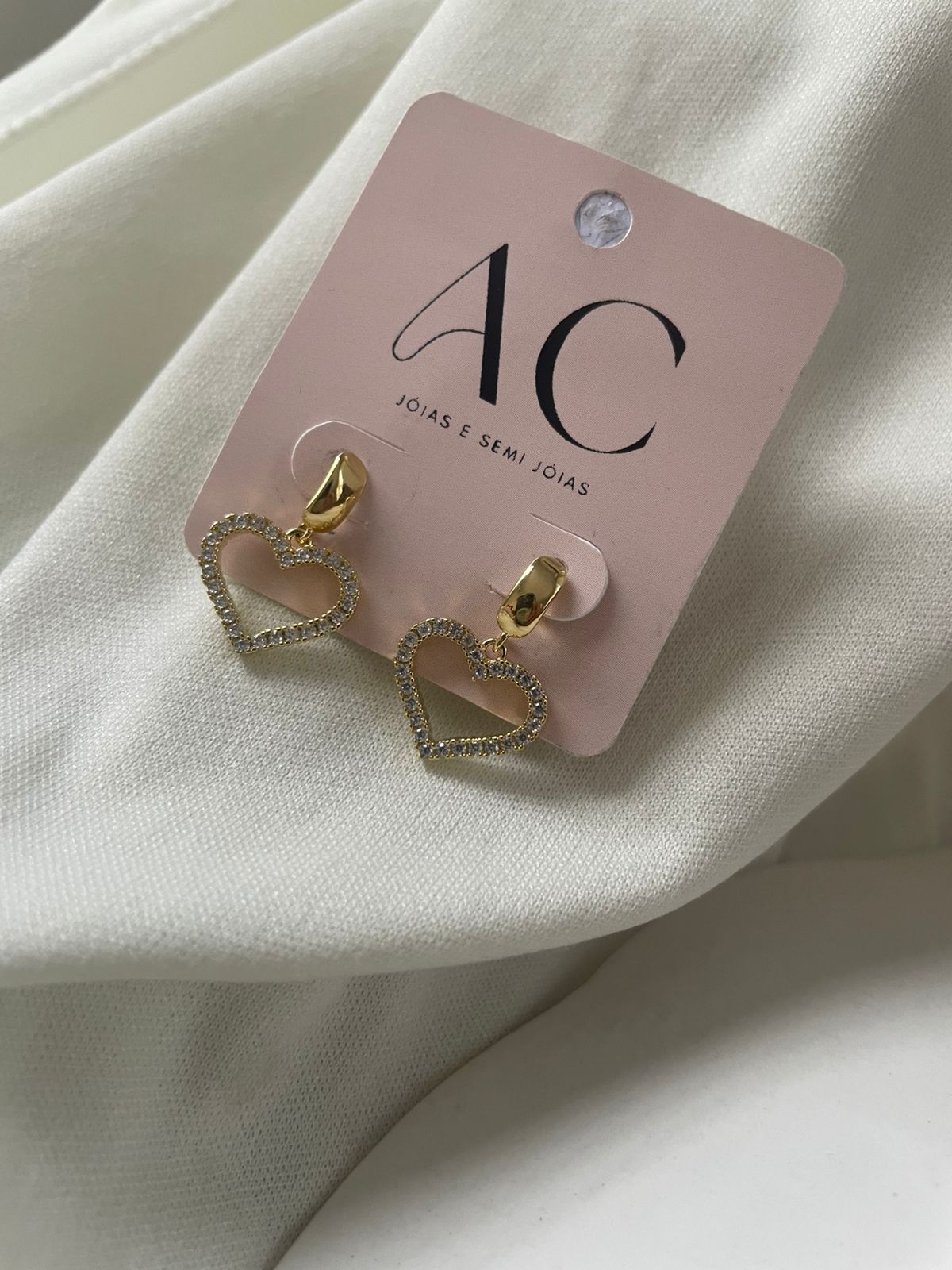 ❤️ Brinco de Micro Zircônia em Formato de Coração 18k - Imagem 2